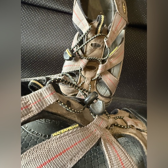 Keen Newport H2 Sport Sandals, Men’s Size 10.5 Brown, Gray with Red Accents - Picture 4 of 8